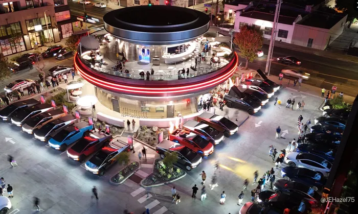 🍔When Burgers Meet Superchargers: How Tesla Is Turning EV Charging into a&nbsp;Lifestyle